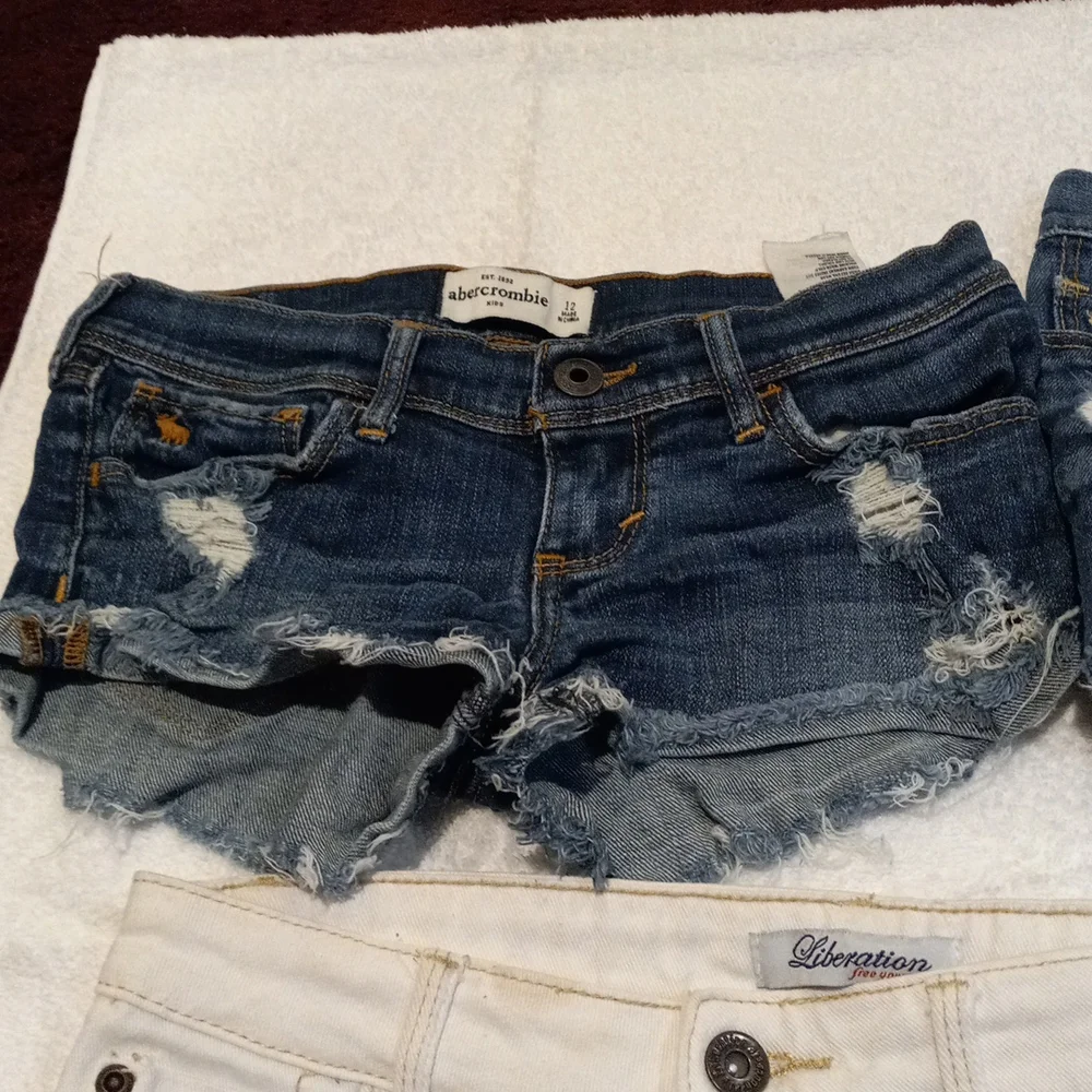 BUY 2 & GET 1 SHORTS - Picture 2 of 8